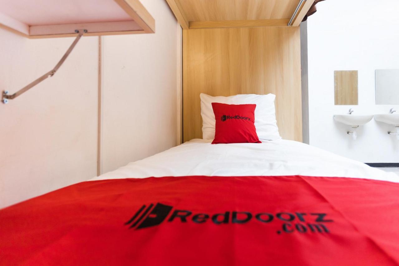 Reddoorz Hostel @ Malang City Center 2 Zewnętrze zdjęcie